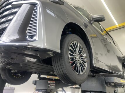 「秋空に映える、愛車の輝き」