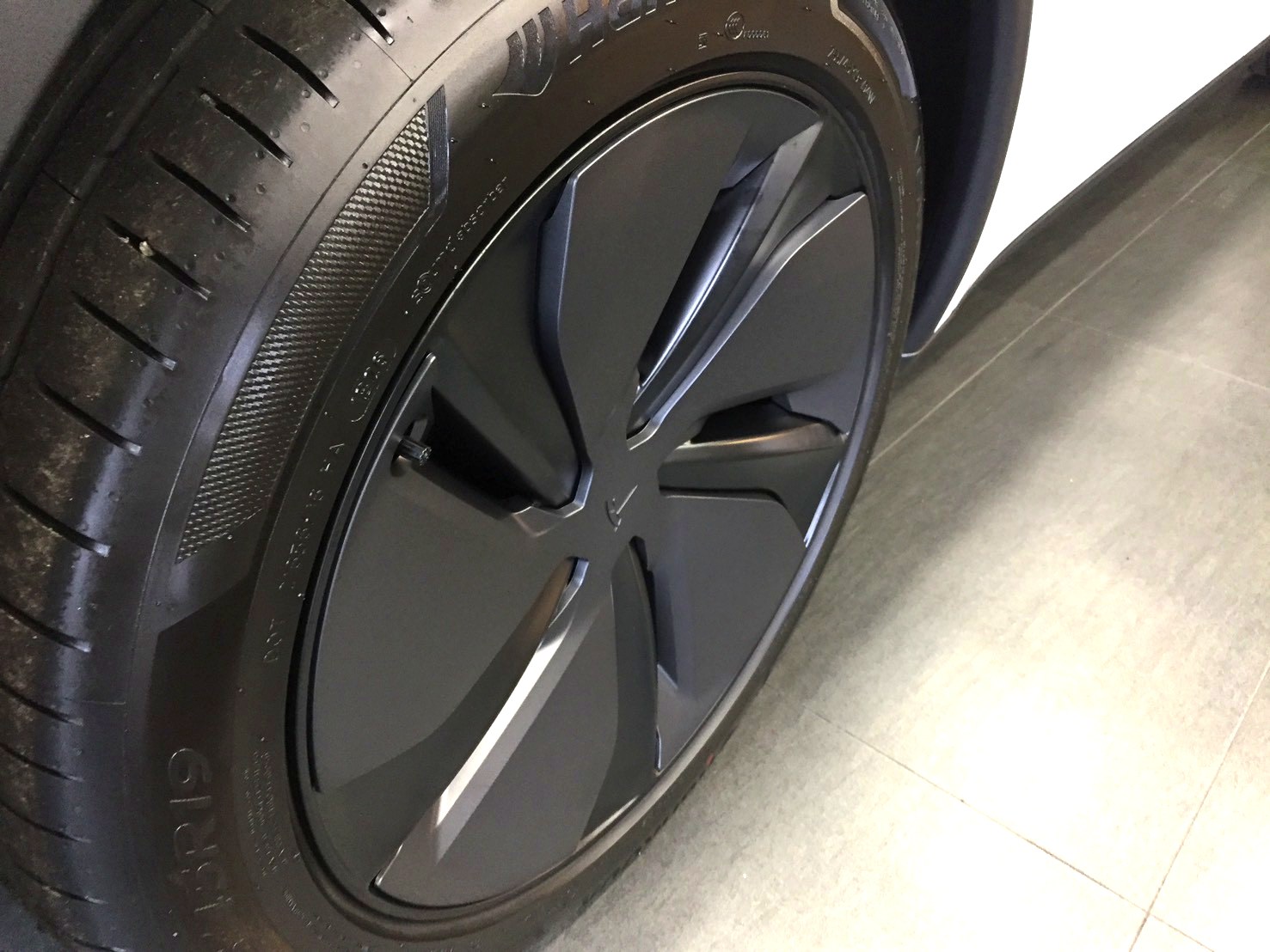 テスラ モデルY 特許カーコーティングRe216d 施術（RevoS・鹿児島霧島）