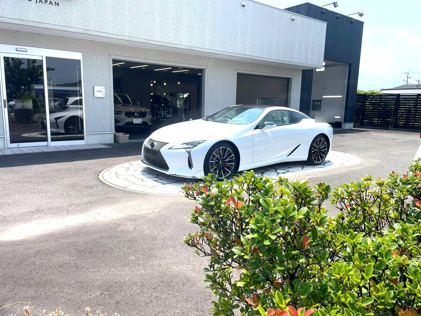 完成(店舗前)