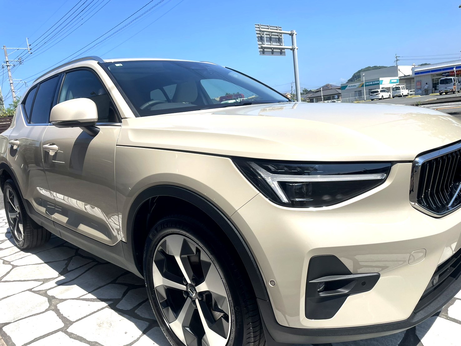 ボルボXC40 フロントフェイス 施術後の艶