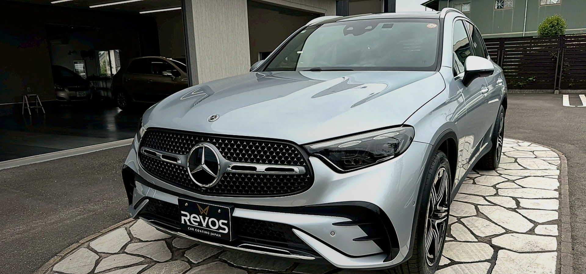 RevoS Car Coating Japan 施設と施術を終えた愛車