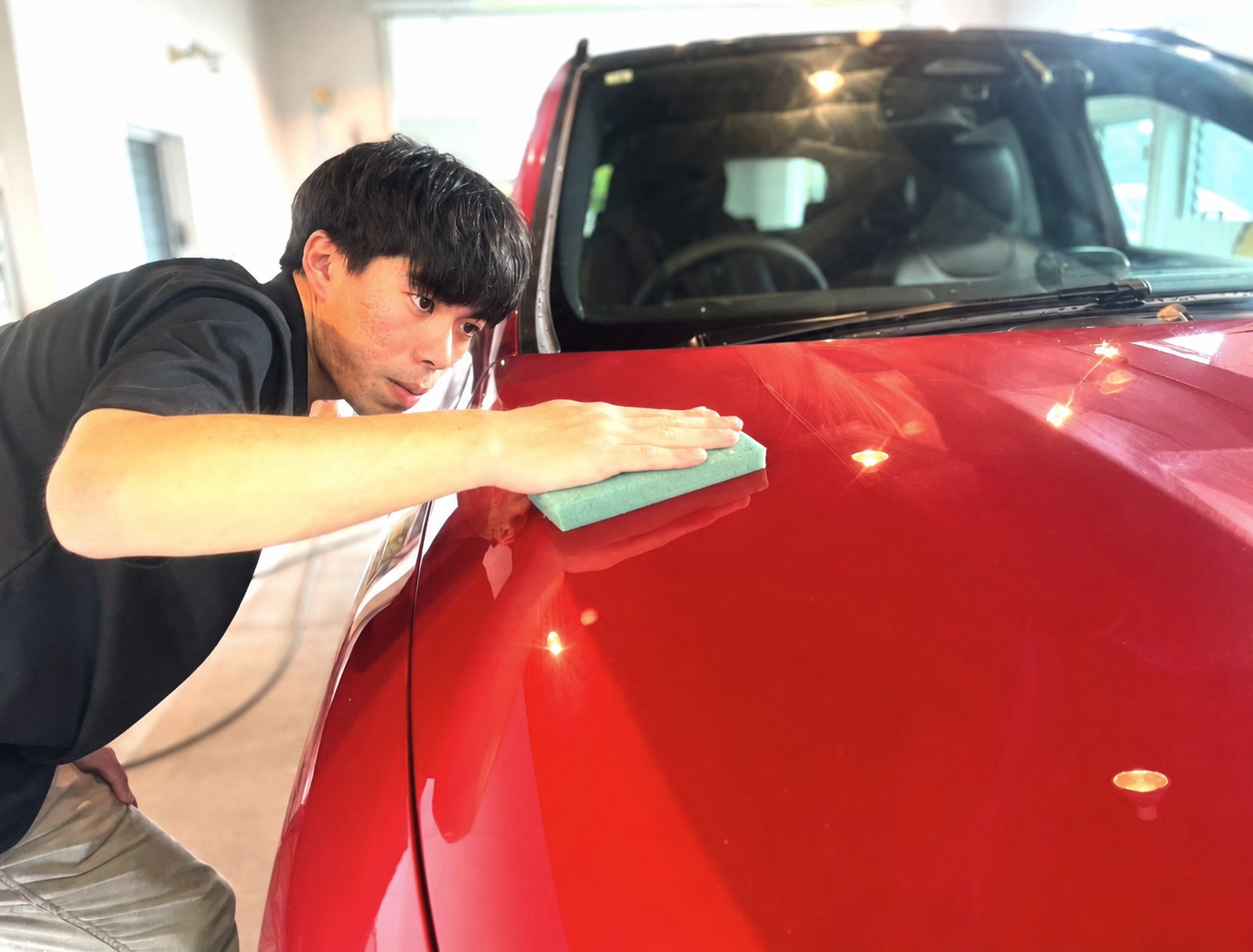 メルセデス・ベンツ GLA 赤 特許カーコーティング RevoS マイスターの手仕事