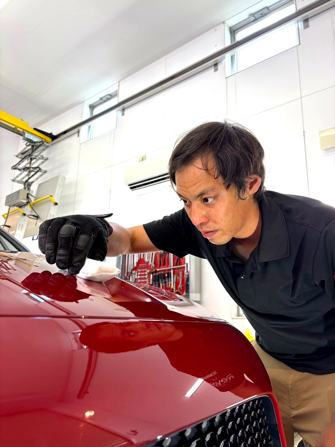 メルセデス・ベンツ GLA 赤 特許カーコーティング RevoS 一枚ずつ確かめる手仕事