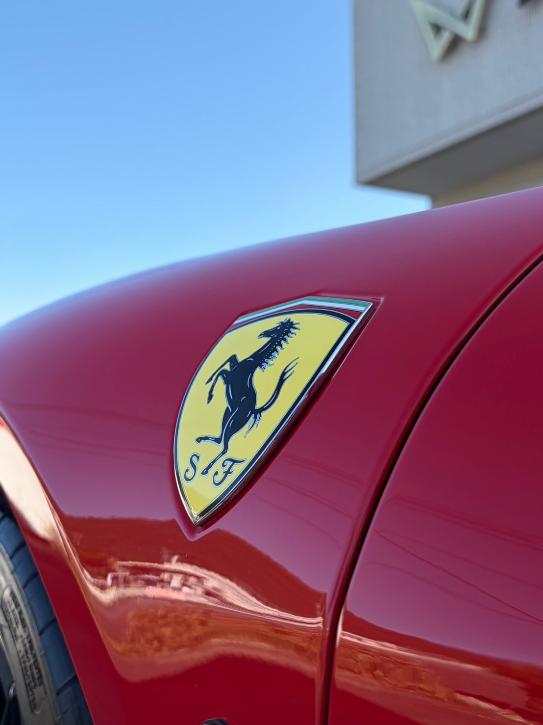 フェラーリ458様のフェンダーエンブレム