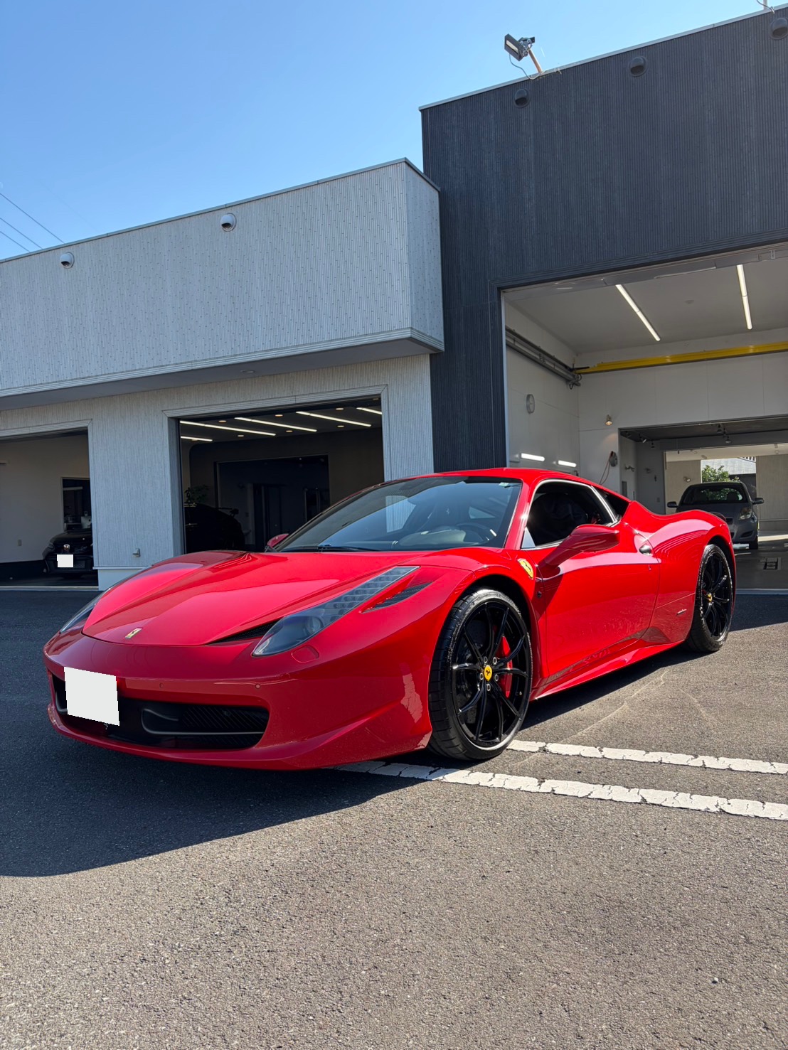 屋外にて仕上がったフェラーリ458様
