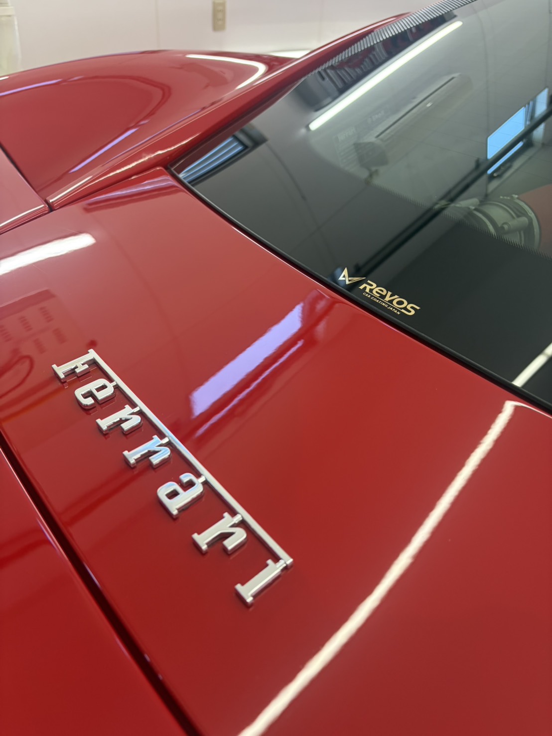 フェラーリ458様のFerrariエンブレムとRevoSステッカー